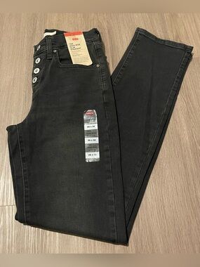 NWT Women’s Levi’s 724 High-Rise Slim Straight Jeans Size 26x32